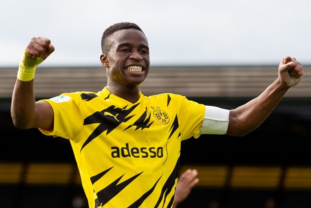 Sau Haaland, Dortmund trình làng thêm