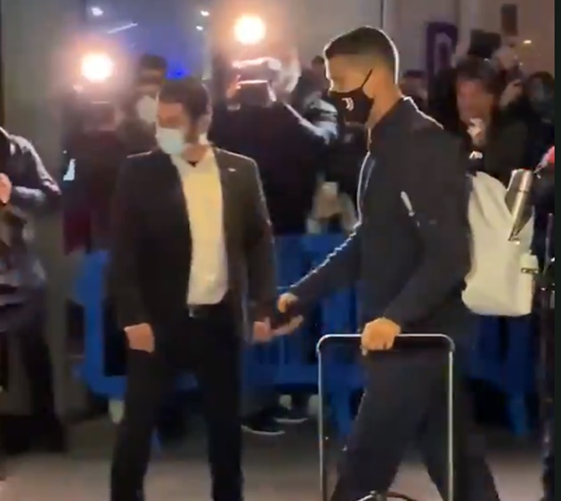Trở về TBN, Ronaldo được chào đón nồng hậu - Bóng Đá
