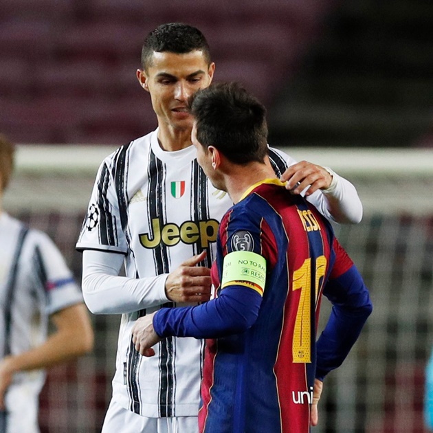 Ronaldo và Messi là hai siêu sao bóng đá đình đám, được yêu mến trong cộng đồng bóng đá toàn cầu. Hãy khám phá những khoảnh khắc đáng nhớ của hai cầu thủ này để tìm hiểu thêm về hành trình thành công của họ.