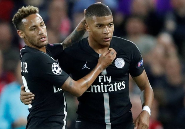 “The saves against Neymar and Mbappe in the first half certainly were special,” Neuer said - Bóng Đá