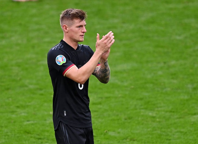 Toni Kroos tells BILD that Hansi Flick wanted him to continue - Bóng Đá