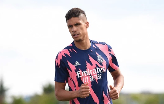 Fletcher thuyết phục Varane từ chối Chelsea và PSG - Bóng Đá