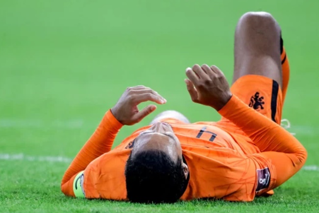 Virgil van Dijk reacts to injury scare after knock in Netherland win over Turkey - Bóng Đá