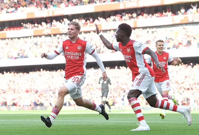  Per Mertesacker believes Bukayo Saka and Emile Smith Rowe can carry club back into the Champions League - Bóng Đá