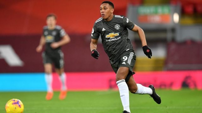 PSG eye Anthony Martial as 'potential replacement for Kylian Mbappe' - Bóng Đá