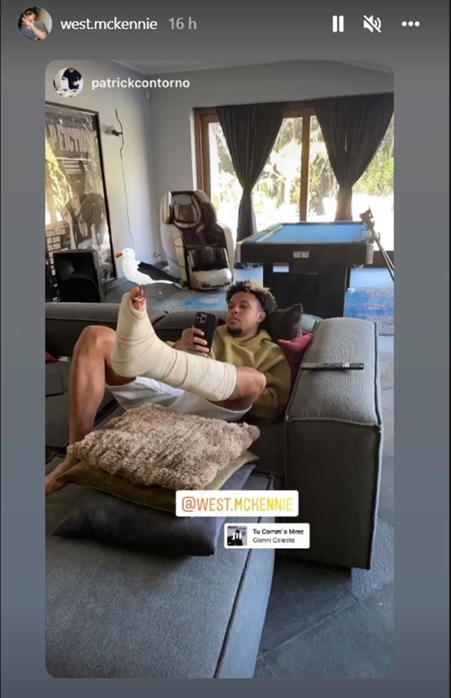 FIRST PICTURE OF MCKENNIE AFTER INJURY AND MESSAGES FROM JUVE STARS - Bóng Đá