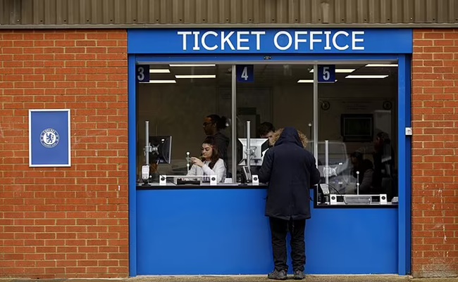 Chelsea facing problems with putting tickets on sale again - Bóng Đá