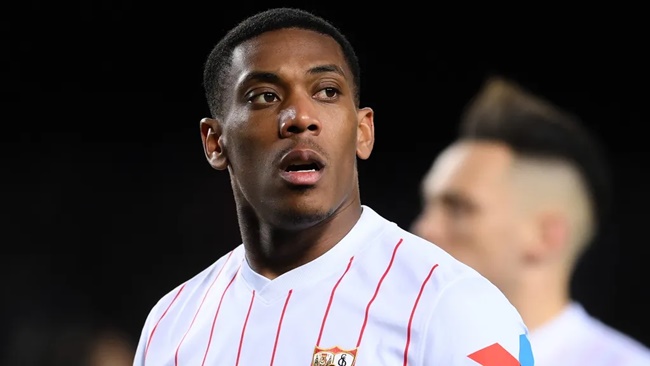 Sevilla fans booing of Man Utd loanee Martial played down by Lopetegui  - Bóng Đá