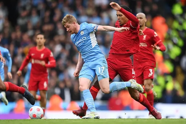 Đẳng cấp của De Bruyne khiến hàng thủ Liverpool run rẩy - Bóng Đá