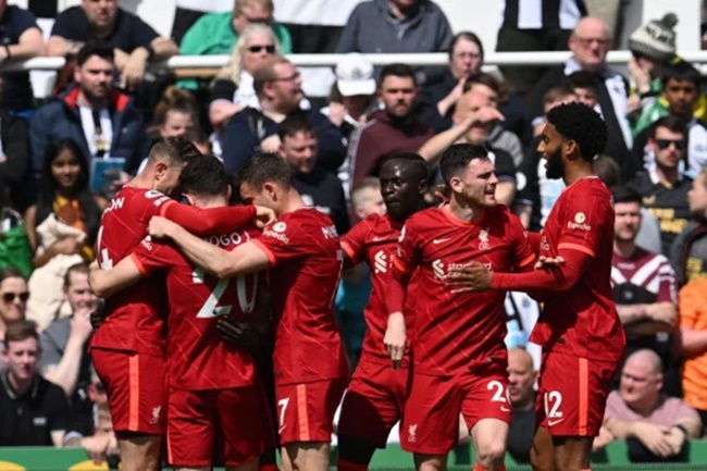 Jamie Carragher singles out Liverpool duo for praise after win over Newcastle - Bóng Đá