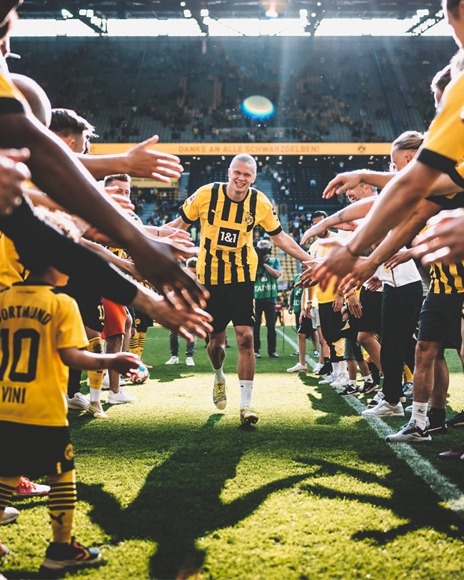 Những khoảnh khắc cuối cùng của Haaland ở Dortmund - Bóng Đá