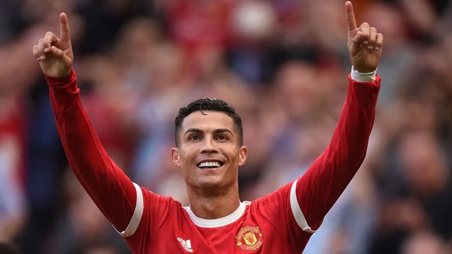 Ronaldo wins Man Utd Player of the Year award - Bóng Đá