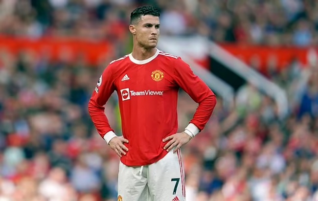 Ten Hag nói về Ronaldo.