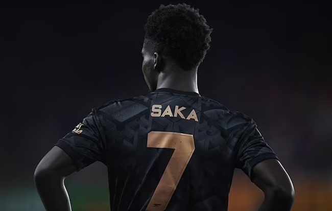 Arsenal đề nghị Bukayo Saka một hợp đồng dài hạn mới trị giá ít nhất gấp đôi - Bóng Đá
