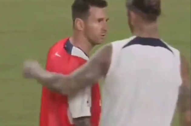 Messi phản ứng với Ramos - Bóng Đá