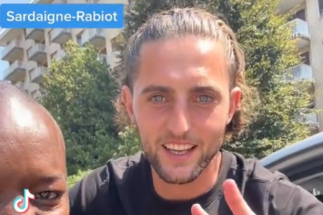 Adrien Rabiot transfer hint dropped as Manchester United target appears in social media video - Bóng Đá