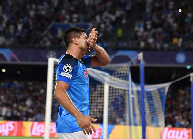 Giovanni Simeone hiện thực hóa giấc mơ ghi bàn tại Champions League.