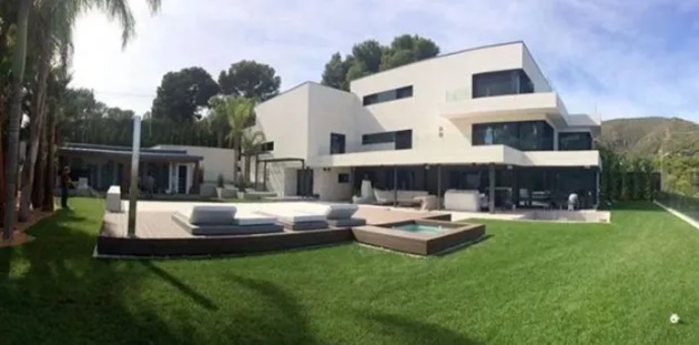 Inside Lionel Messi’s £23million property empire, with PSG star owning mansions in Barcelona, Ibiza and Miami - Bóng Đá