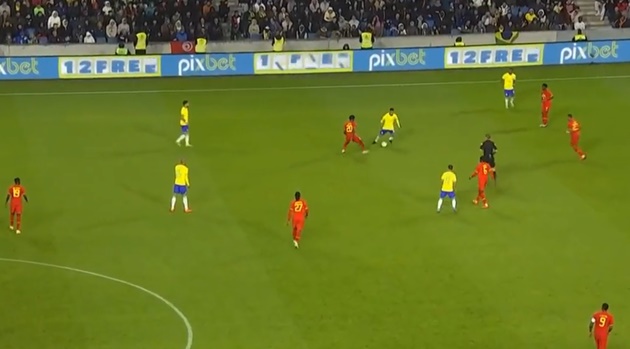 Neymar và Vinicius nhảy múa trước hàng thủ Ghana - Bóng Đá