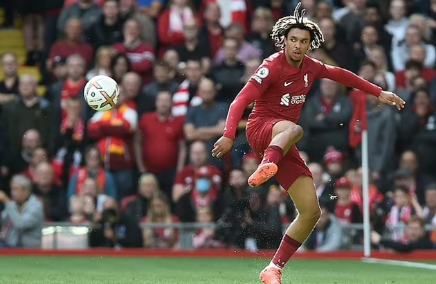 'Please NEVER play him at right back': Liverpool fans  - Bóng Đá
