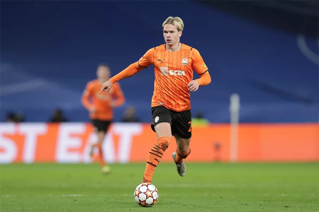 PSG are set to join Arsenal and Liverpool in the race to sign Shakhtar Donetsk winger Mykhaylo Mudryk. - Bóng Đá