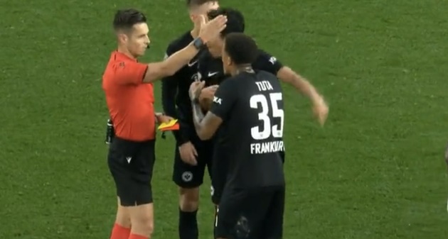 Tottenham players remind Champions League referee to brandish red card for Tuta - Bóng Đá