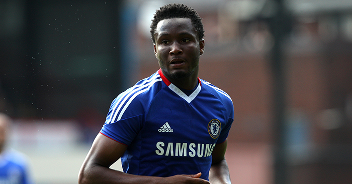 John Obi Mikel thi đấu hiệu quả nơi tuyến giữa Chelsea.