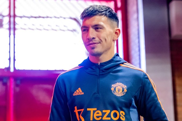 Luke Shaw reveals how Lisandro Martinez has transformed Manchester United - Bóng Đá