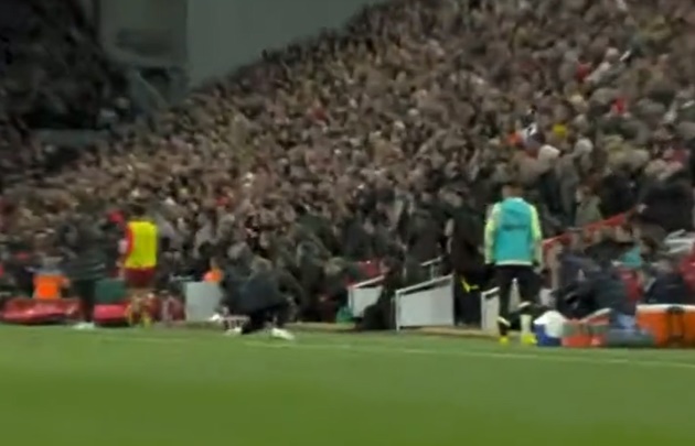 Pep Guardiola quỳ gối trước 3 'ma' tốc độ - Bóng Đá