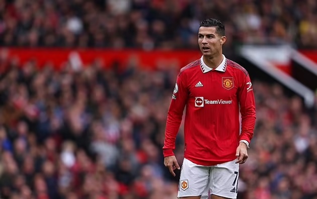 Rio Ferdinand insists Erik ten Hag was WRONG to take off Cristiano Ronaldo - Bóng Đá