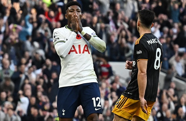 2 khoảnh khắc khiến ‘gã hề’ Tottenham bị chế giễu không thương tiếc - Bóng Đá