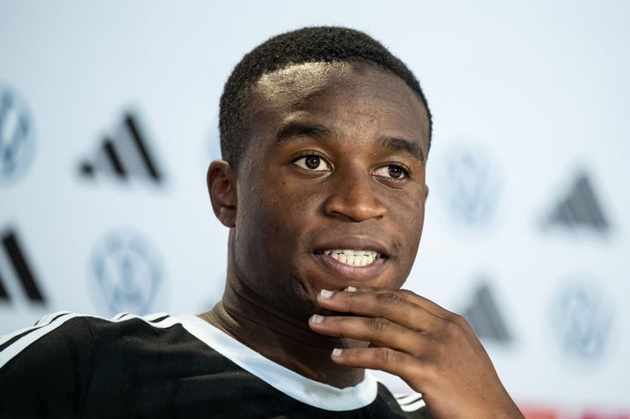 Youssoufa Moukoko breaks silence on transfer plans amid Manchester United links - Bóng Đá