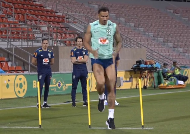 Alex Sandro, Danilo, and Neymar working to get back - Bóng Đá