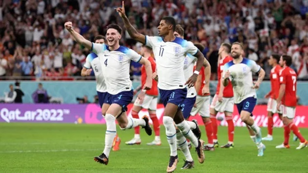 Maguire and Shaw kick back and relax as England stars - Bóng Đá
