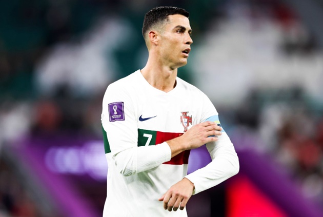 Cristiano Ronaldo will sign a 2.5-year contract with Saudi Arabian side Al Nassr - Bóng Đá
