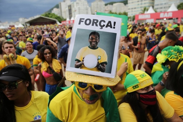 Cả Brazil thực hiện hành động điểm 10 dành cho Pele - Bóng Đá