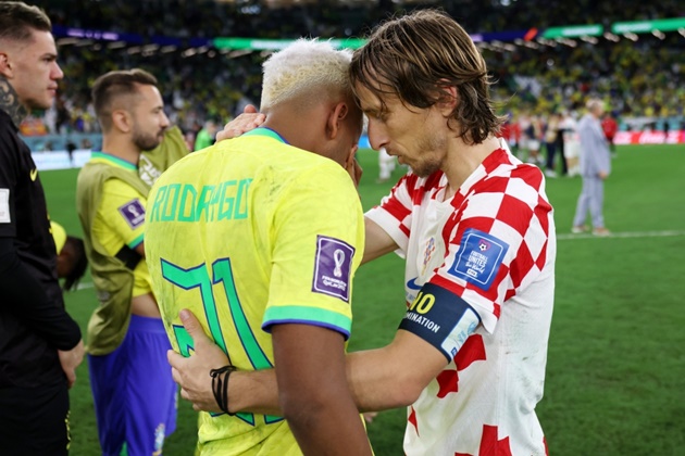 Modric empathises with Rodrygo after penalty miss - Bóng Đá