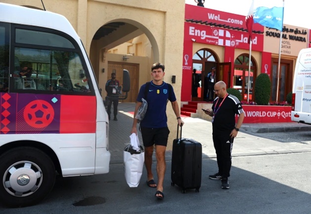 England heroes including Jack Grealish, Harry Maguire and Phil Foden leave Qatar after painful France loss - Bóng Đá