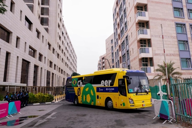 Devastated Richarlison joins Brazil flops on bus to airport as Neymar and Co head home - Bóng Đá