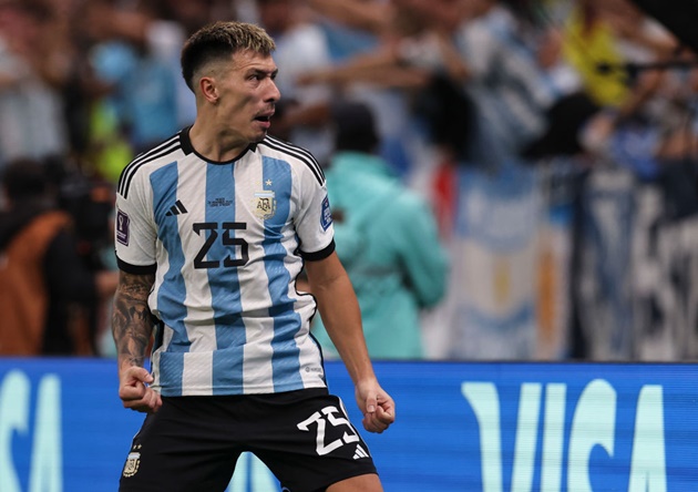 Argentina sẽ trở lại đội hình 4 hậu vệ - Bóng Đá