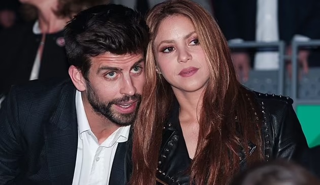 Hậu li hôn Shakira, Pique hạnh phúc bên bạn gái kém 12 tuổi - Bóng Đá