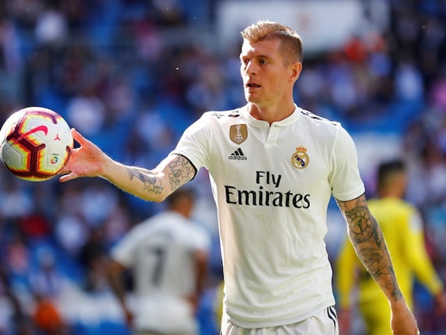 Toni Kroos will make a final decision on a contract renewal offer at Real Madrid in February. - Bóng Đá