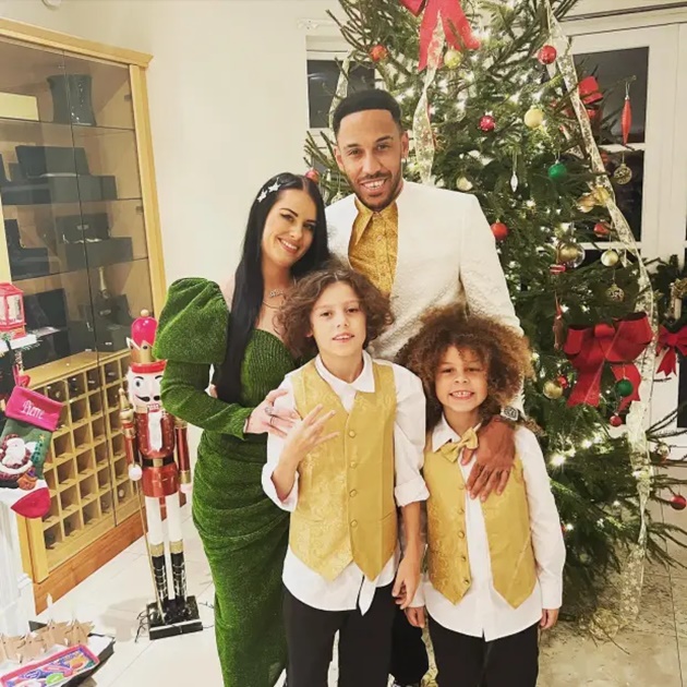 Lionel Messi join Premier League stars enjoying Christmas celebrations with family and friends - Bóng Đá