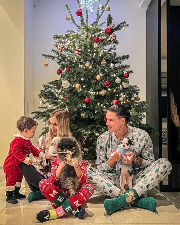 Lionel Messi join Premier League stars enjoying Christmas celebrations with family and friends - Bóng Đá