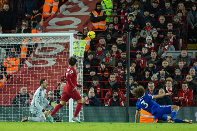 Toàn cảnh màn 'bóp team' cực mạnh dâng 3 điểm cho Liverpool - Bóng Đá