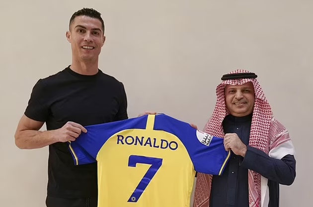 Cristiano Ronaldo will jet into Saudi Arabia TODAY  - Bóng Đá