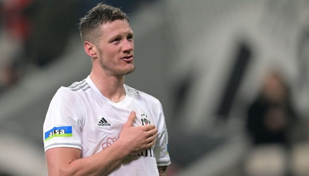 Wout Weghorst to Man Utd to be 'done tomorrow' after extraordinary offer made to Besiktas - Bóng Đá