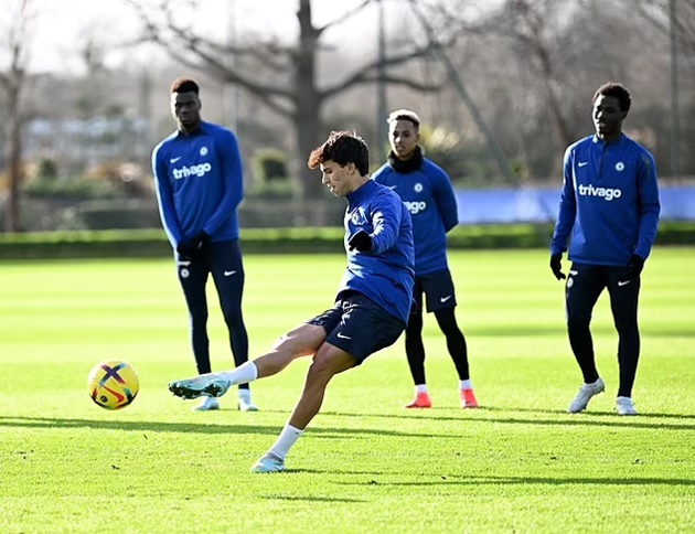 Joao Felix trains with his new Chelsea team-mates for the first - Bóng Đá