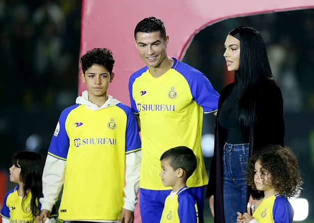 Khám phá nơi ở đẳng cấp của Ronaldo tại Ả Rập - Bóng Đá