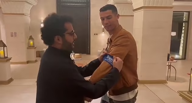 Cristiano Ronaldo will CAPTAIN Saudi All-Star XI in their friendly against Lionel Messi's PSG - Bóng Đá